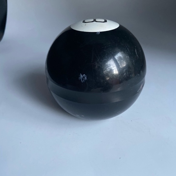 Magic 8 Ball - Picture 5 of 10